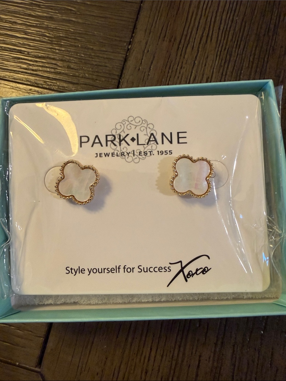 Park Lane Gold Trim Clover Earrings with Mother-of-Pearl